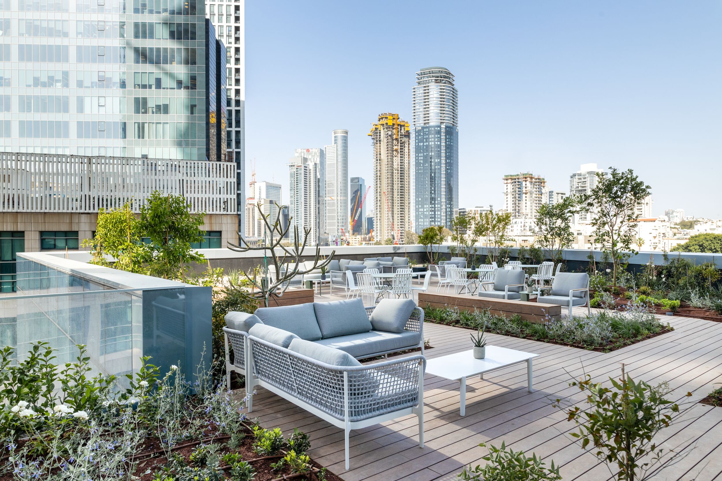 Azrieli Town