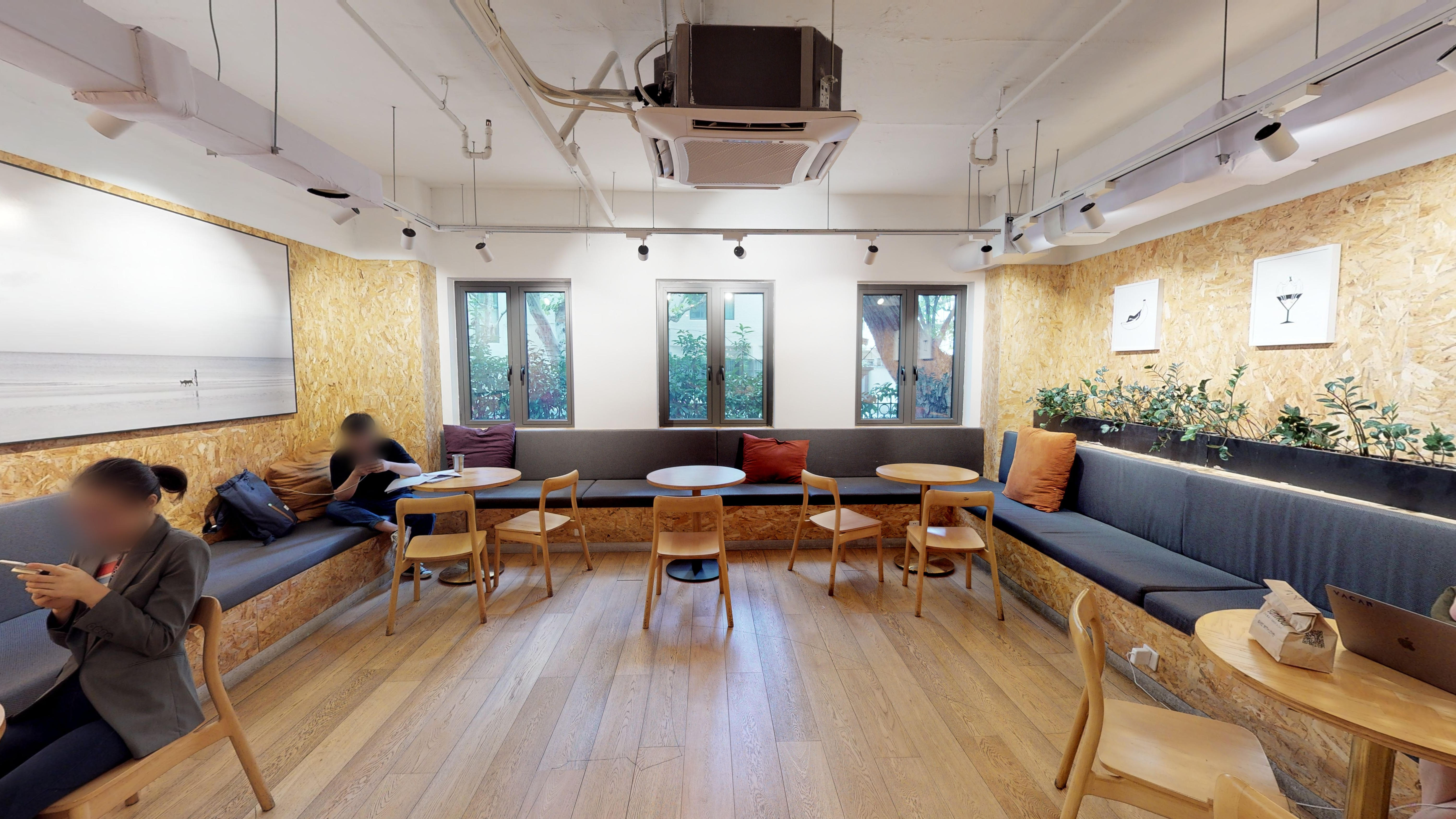 1 Person Coworking Desk